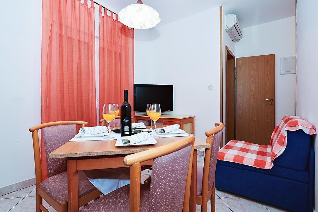 Apartments Lucija Sukošan Exterior foto