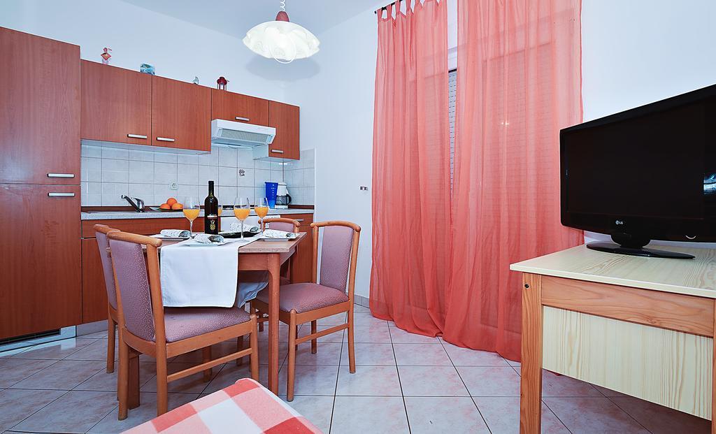 Apartments Lucija Sukošan Exterior foto